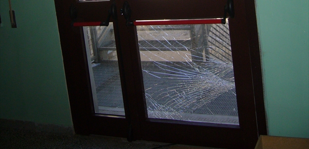 Ancora atti di vandalismo: presa di mira la Scuola Elementare di via Bari