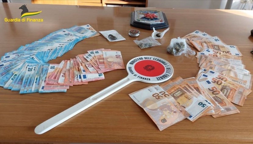 Traffico di stupefacenti in Puglia.12 arresti