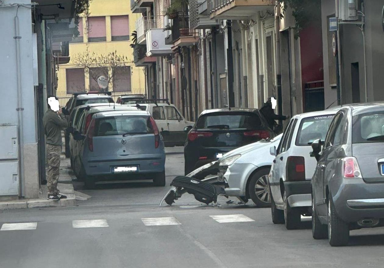 Incidente stradale ad Acquaviva delle Fonti: urto tra due auto in via Pietroforte