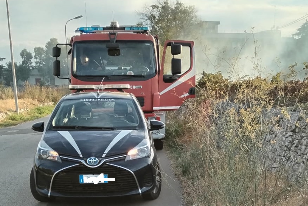 Incendio in Via Casamassima ad Acquaviva delle Fonti