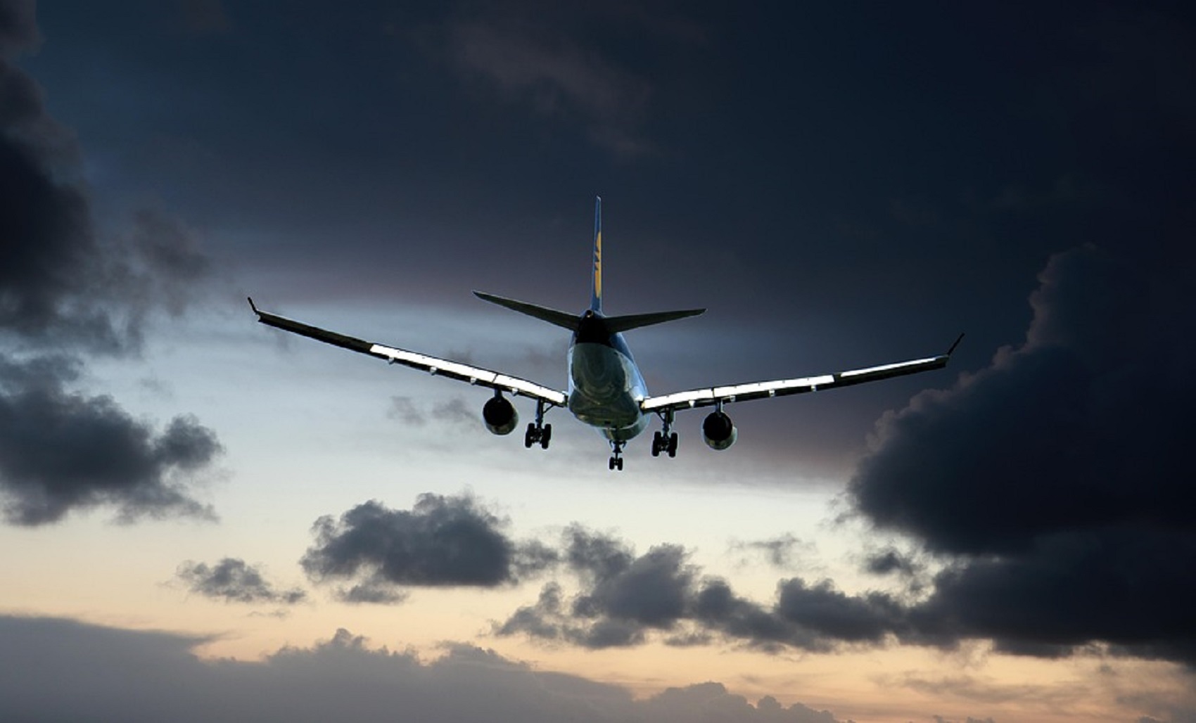 Viaggi aerei, nuove regole europee per ritardi, cancellazioni e rimborsi: cosa cambia per i passeggeri