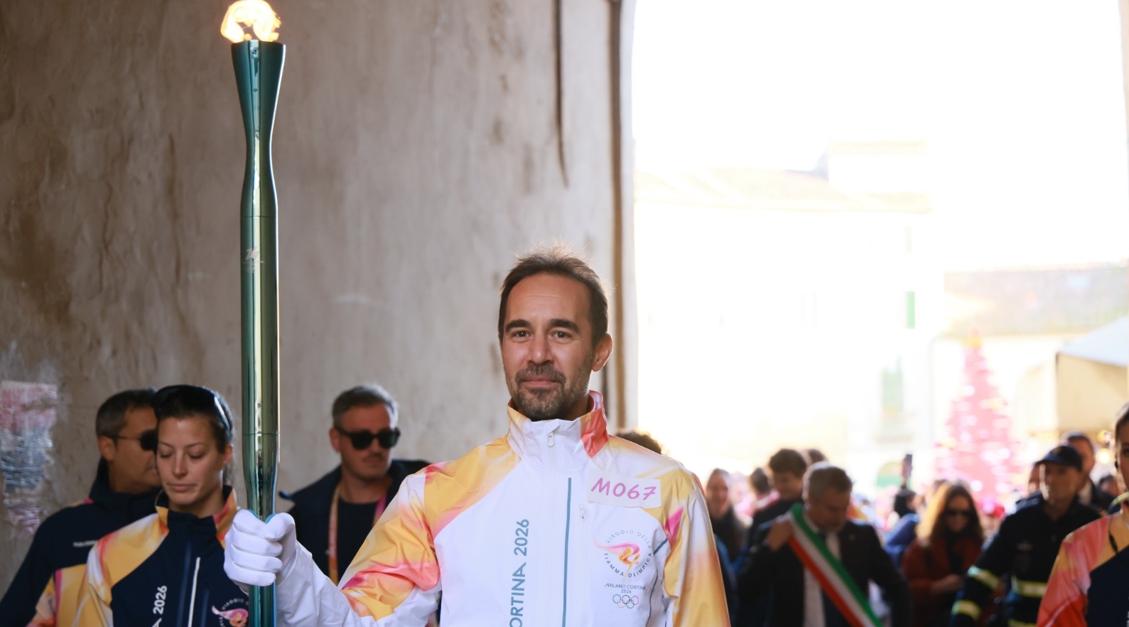 Giuseppe Petrelli e la fiamma olimpica: orgoglio per Acquaviva delle Fonti