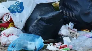 Rifiuti abbandonati, stretta della Polizia Metropolitana: 86 denunce e 32 patenti sospese