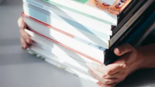 Libri di testo, contributi a 69mila studenti pugliesi. Dall’8 settembre riaprono le domande